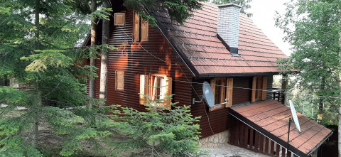 Apartmani TRI SRCA