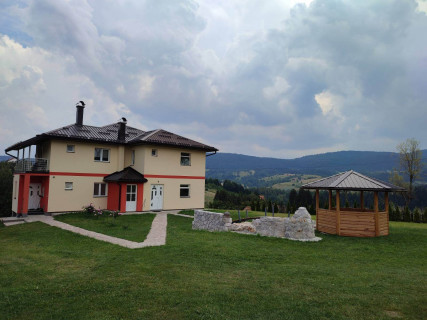 Apartmani Maja